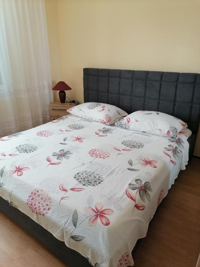 Apartmani Andelo I Ruzica Mundanije Kültér fotó