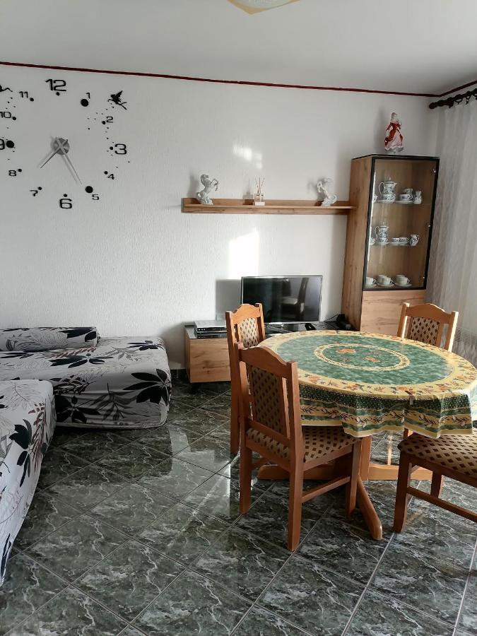 Apartmani Andelo I Ruzica Mundanije Kültér fotó