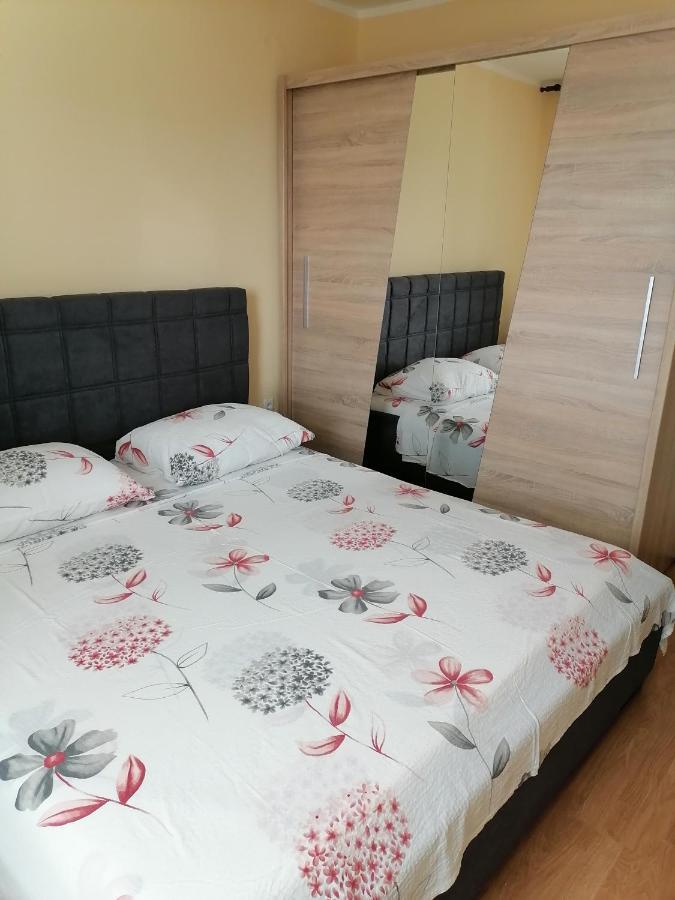 Apartmani Andelo I Ruzica Mundanije Kültér fotó