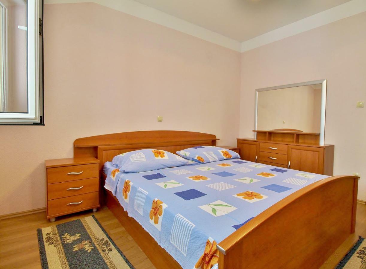 Apartmani Andelo I Ruzica Mundanije Kültér fotó