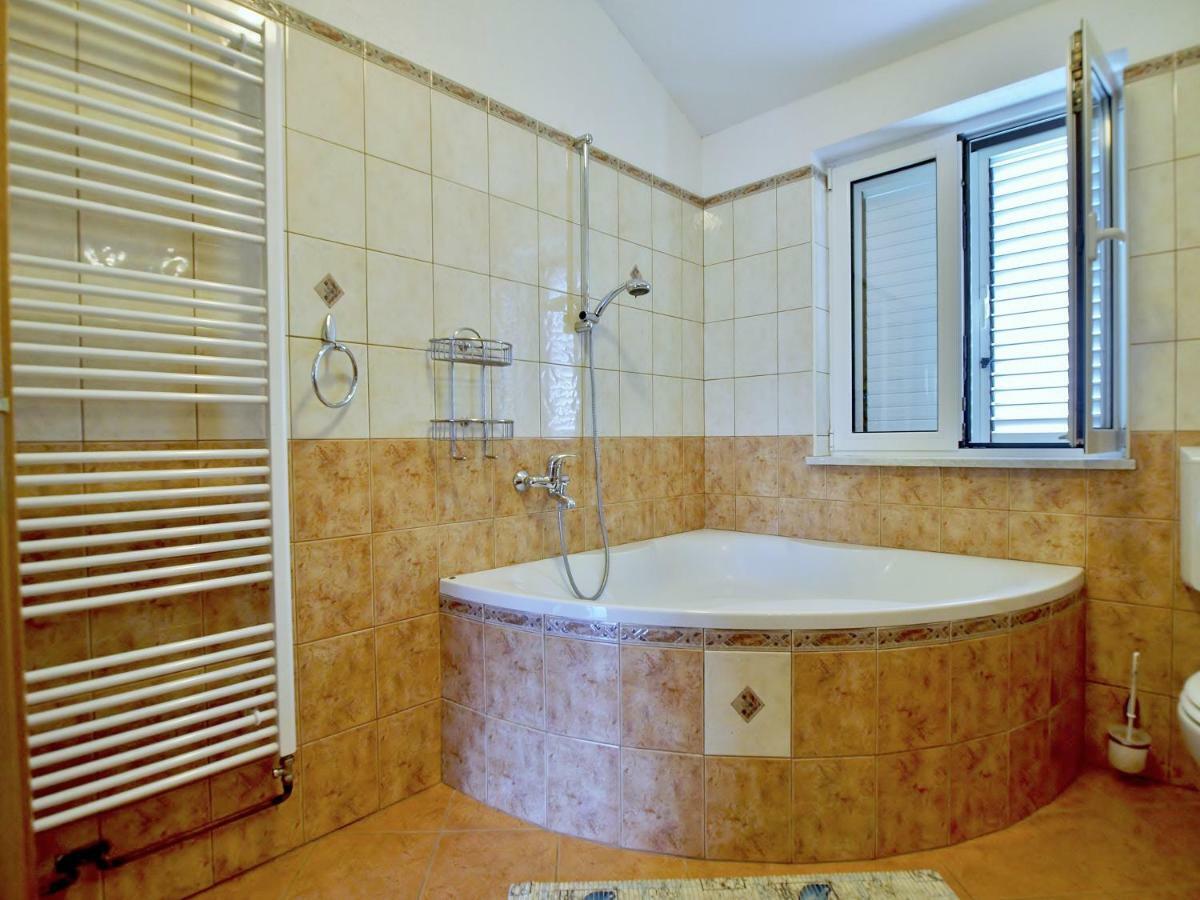 Apartmani Andelo I Ruzica Mundanije Kültér fotó