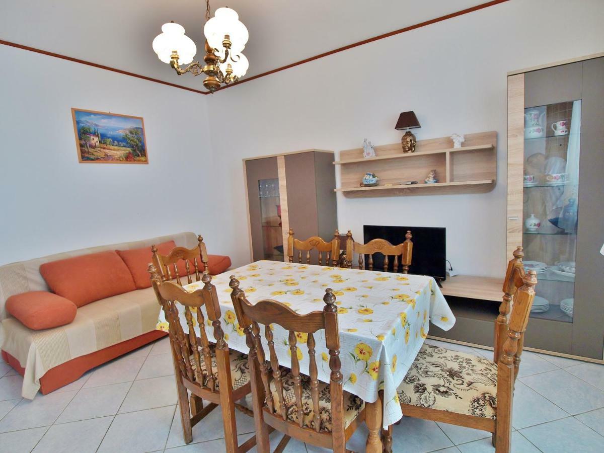 Apartmani Andelo I Ruzica Mundanije Kültér fotó